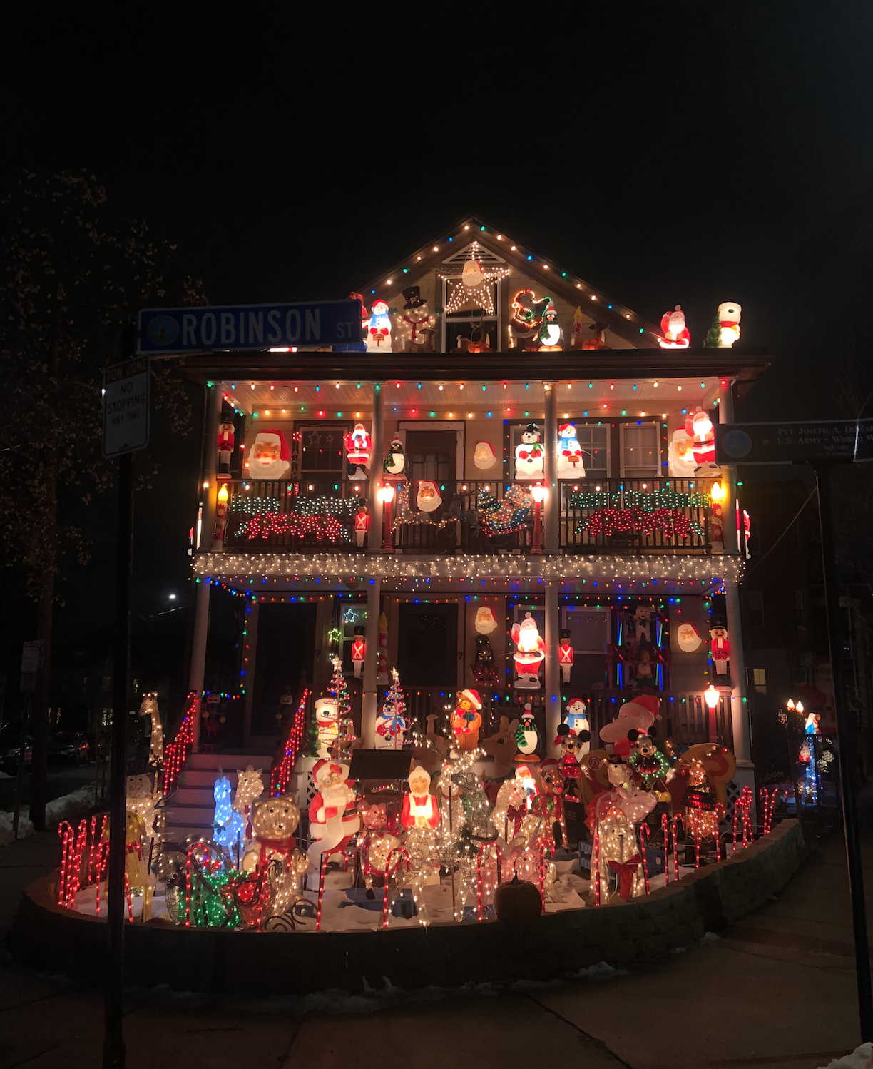 Christmas lights in Somerville