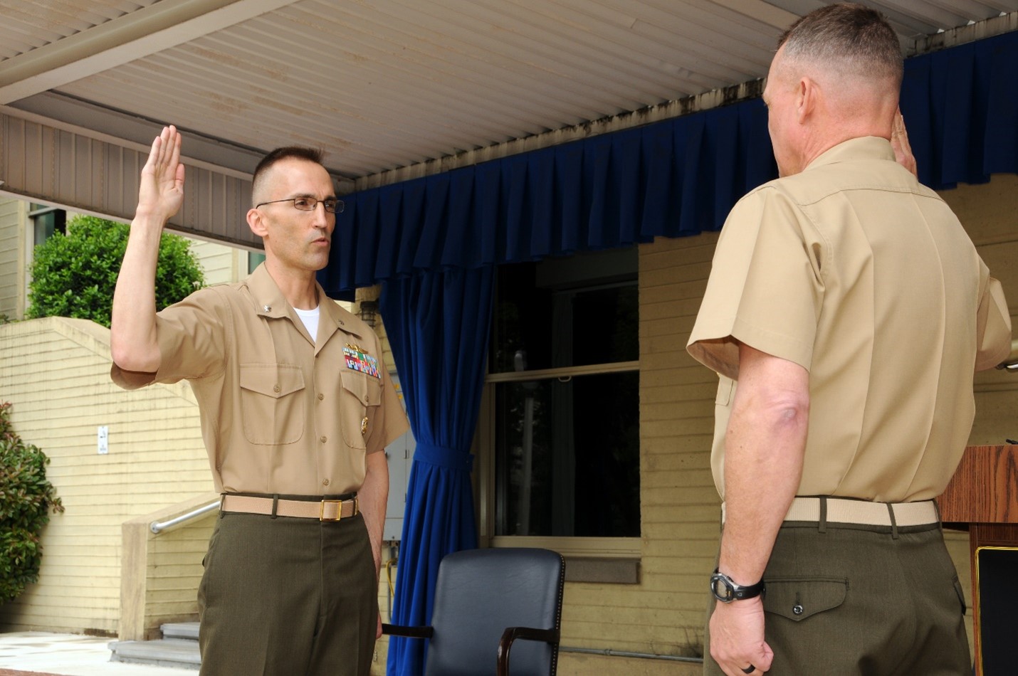 Gary takes the oath of office