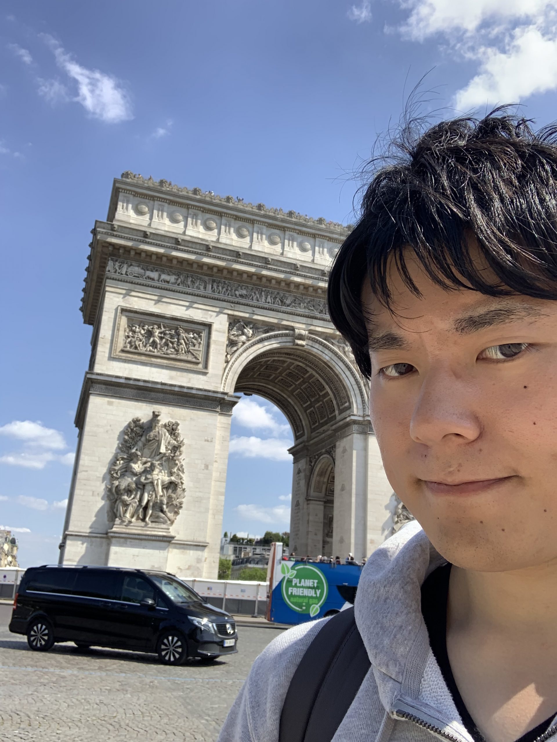 Aki at the Arc d'Triomphe