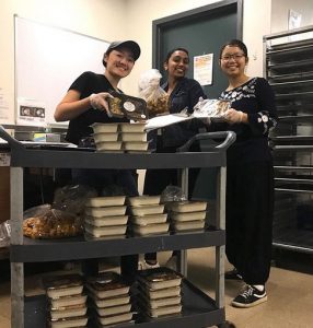 students with packaged meals